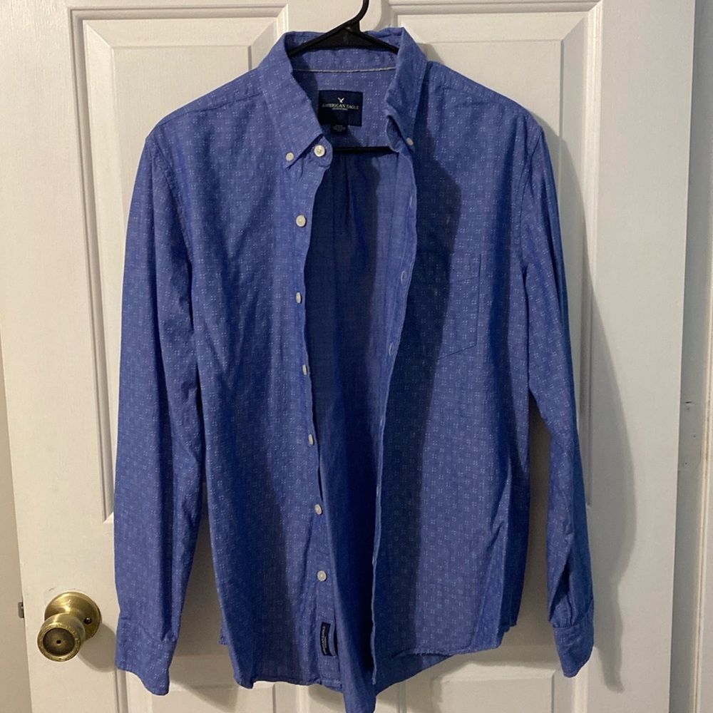 American Eagle long sleeve button down blue with white square dot pattern size M